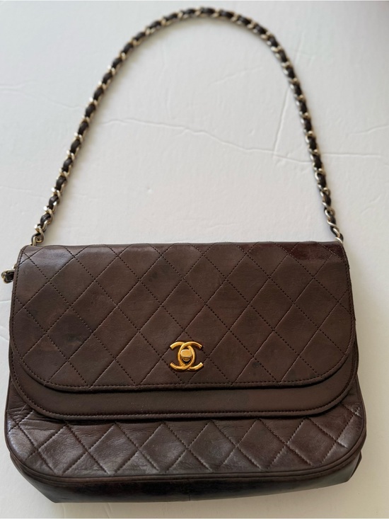 CHANEL Handbags - Chanel matelasse chain bag purse